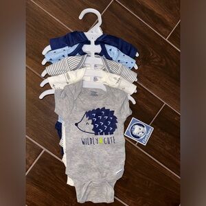 Gerber newborn brand new 5 piece set